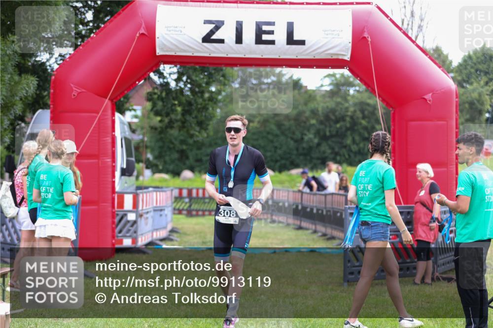 21.06.2026 - 29. Vierlanden-Triathlon Andreas Tolksdorf http://msf.ph/oto/9913119 21.06.2026 11:00:46 Ziel 414 meine-sportfotos.de