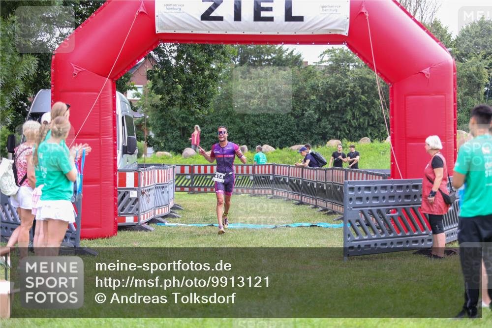 21.06.2026 - 29. Vierlanden-Triathlon Andreas Tolksdorf http://msf.ph/oto/9913121 21.06.2026 11:00:56 Ziel 414 meine-sportfotos.de
