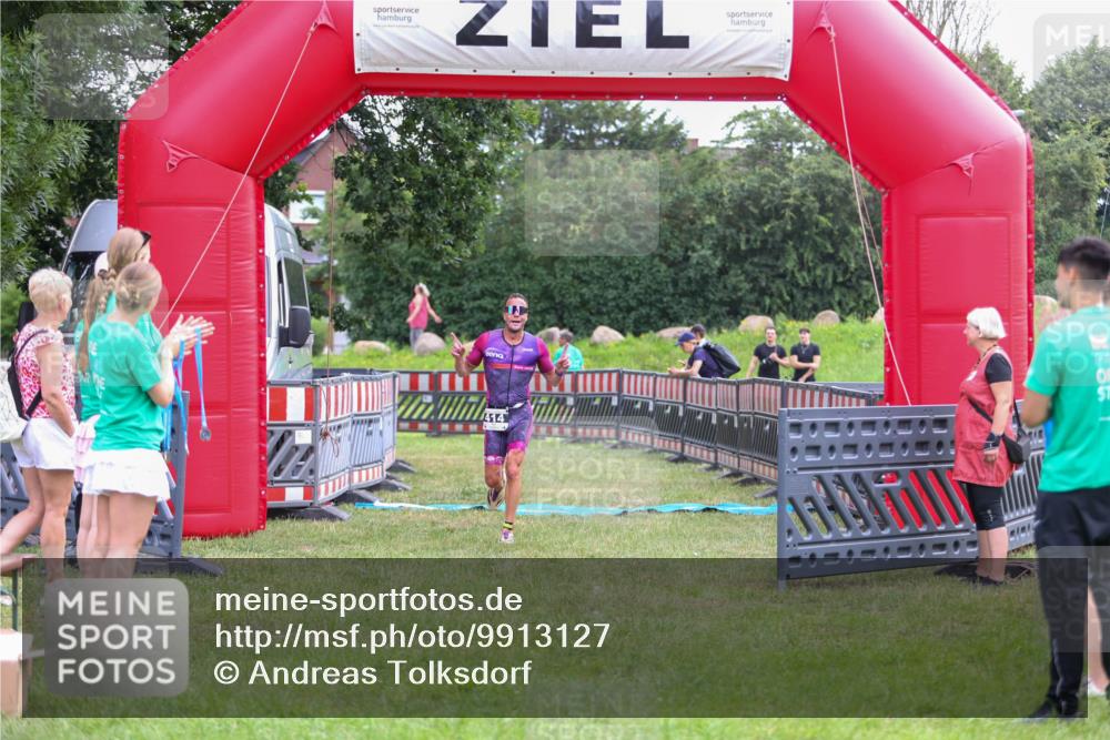 21.06.2026 - 29. Vierlanden-Triathlon Andreas Tolksdorf http://msf.ph/oto/9913127 21.06.2026 11:00:56 Ziel 414 meine-sportfotos.de
