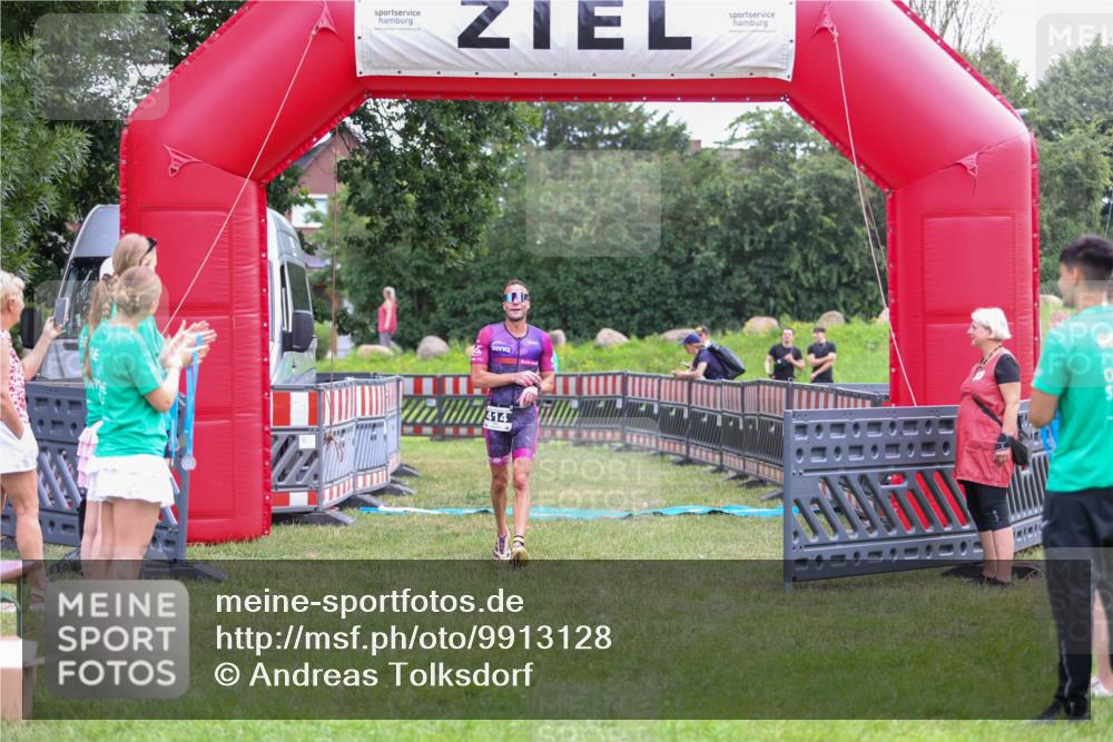 21.06.2026 - 29. Vierlanden-Triathlon Andreas Tolksdorf http://msf.ph/oto/9913128 21.06.2026 11:00:57 Ziel 414 meine-sportfotos.de