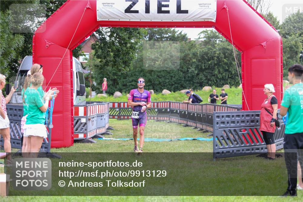 21.06.2026 - 29. Vierlanden-Triathlon Andreas Tolksdorf http://msf.ph/oto/9913129 21.06.2026 11:00:57 Ziel 414 meine-sportfotos.de