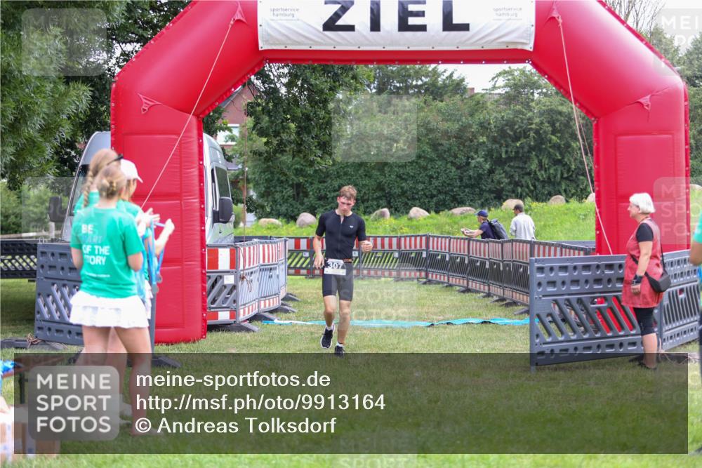 21.06.2026 - 29. Vierlanden-Triathlon Andreas Tolksdorf http://msf.ph/oto/9913164 21.06.2026 11:02:51 Ziel 307, 440 meine-sportfotos.de