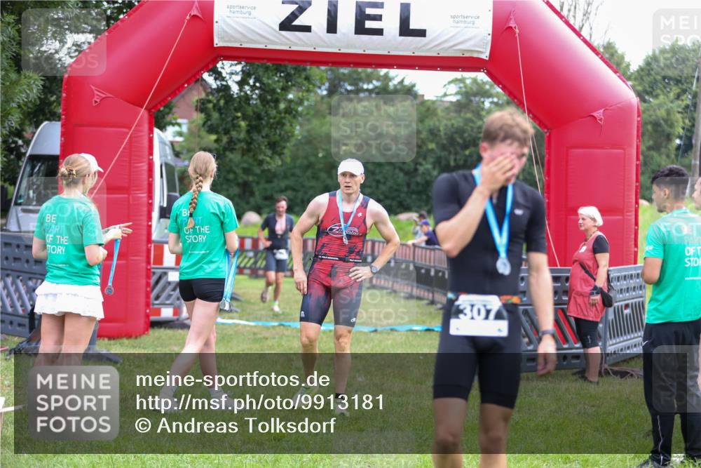 21.06.2026 - 29. Vierlanden-Triathlon Andreas Tolksdorf http://msf.ph/oto/9913181 21.06.2026 11:03:02 Ziel 312, 332 meine-sportfotos.de