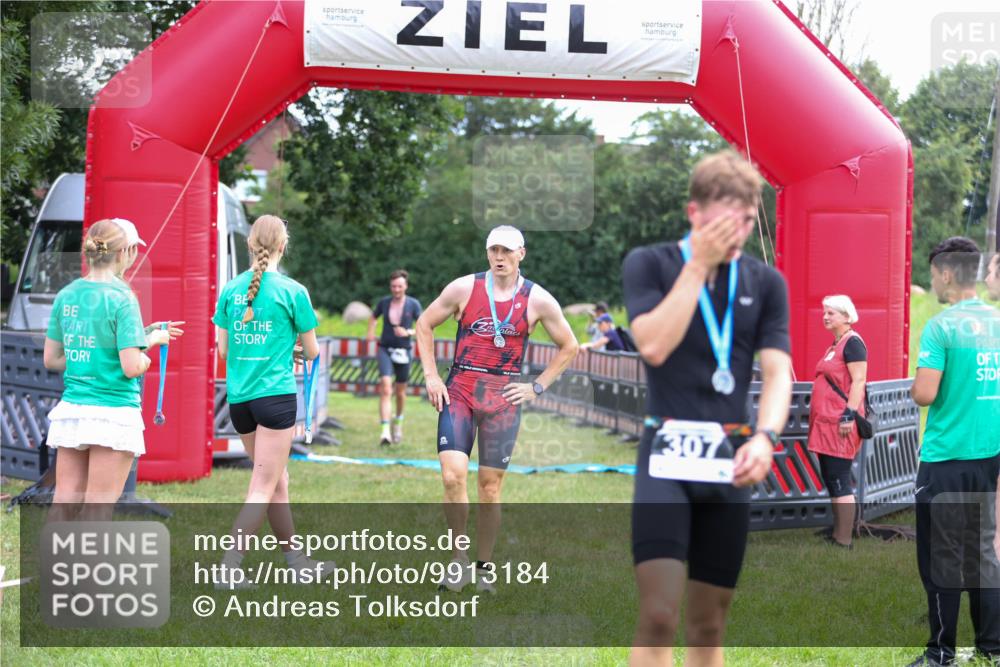 21.06.2026 - 29. Vierlanden-Triathlon Andreas Tolksdorf http://msf.ph/oto/9913184 21.06.2026 11:03:02 Ziel 312, 332 meine-sportfotos.de