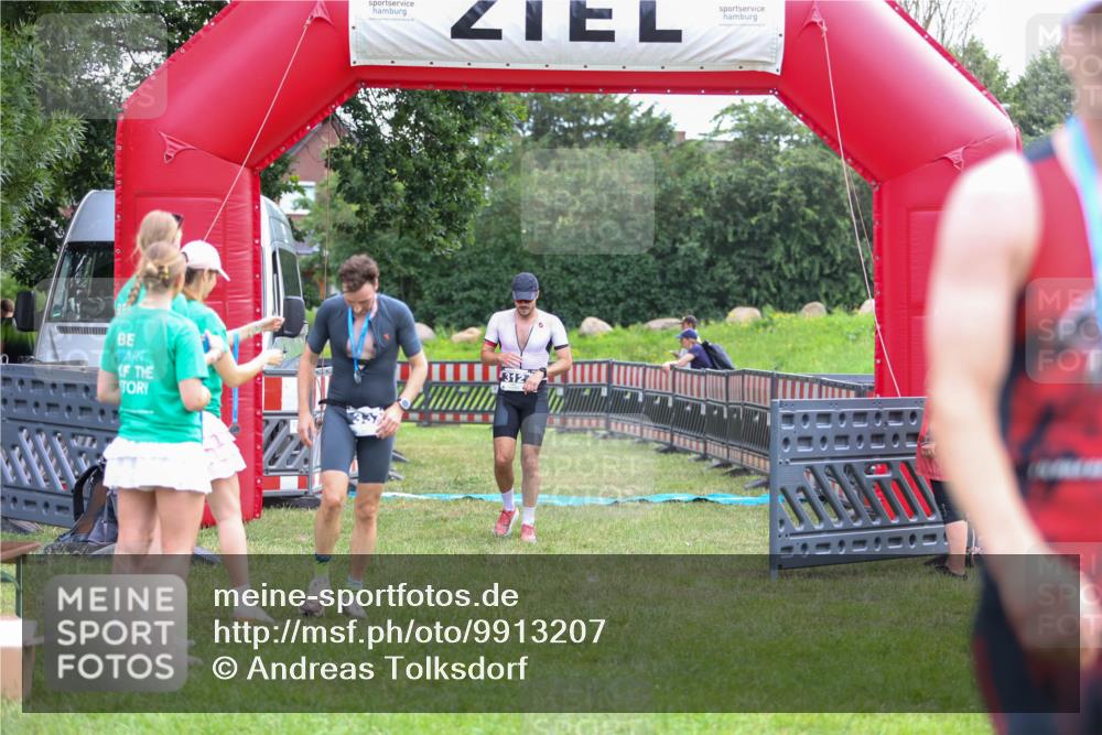 21.06.2026 - 29. Vierlanden-Triathlon Andreas Tolksdorf http://msf.ph/oto/9913207 21.06.2026 11:03:11 Ziel 312 meine-sportfotos.de