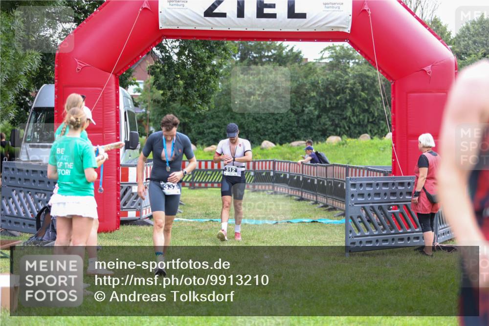 21.06.2026 - 29. Vierlanden-Triathlon Andreas Tolksdorf http://msf.ph/oto/9913210 21.06.2026 11:03:11 Ziel 312 meine-sportfotos.de