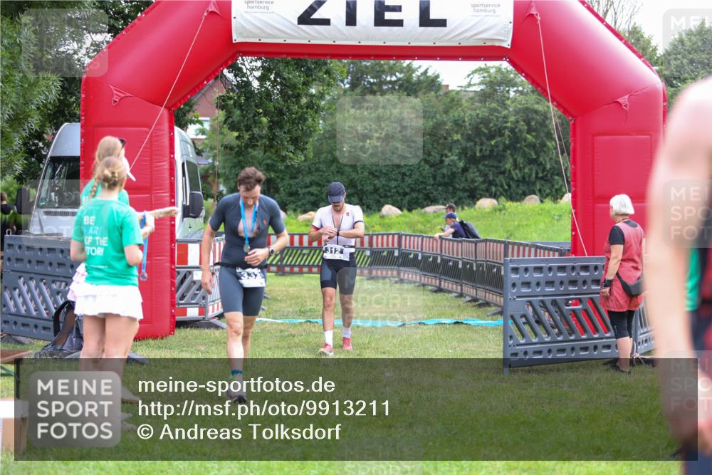 21.06.2026 - 29. Vierlanden-Triathlon Andreas Tolksdorf http://msf.ph/oto/9913211 21.06.2026 11:03:11 Ziel 312 meine-sportfotos.de