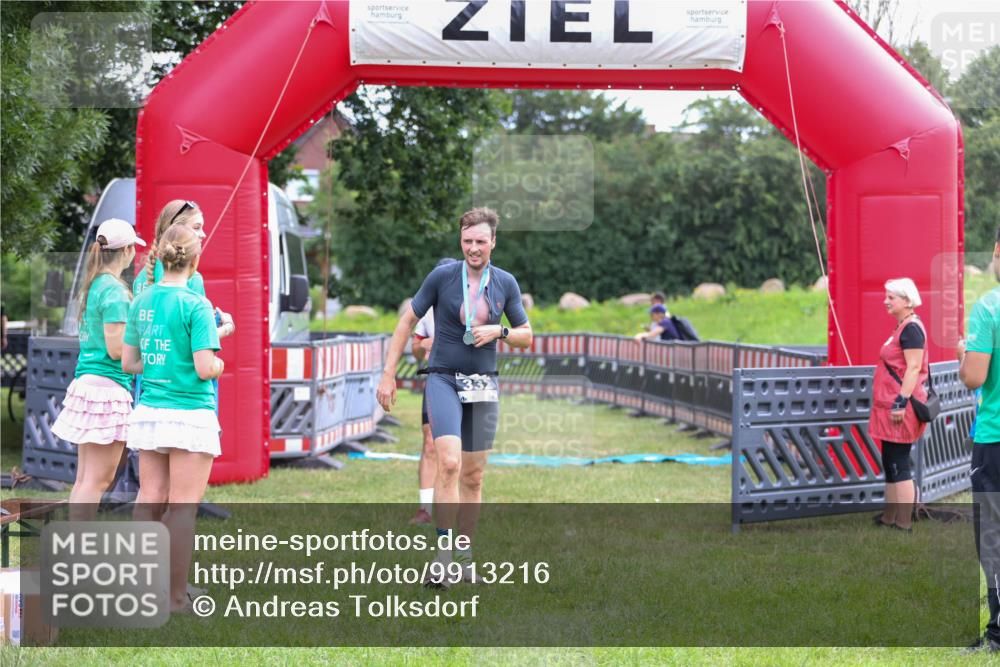 21.06.2026 - 29. Vierlanden-Triathlon Andreas Tolksdorf http://msf.ph/oto/9913216 21.06.2026 11:03:12 Ziel 312 meine-sportfotos.de