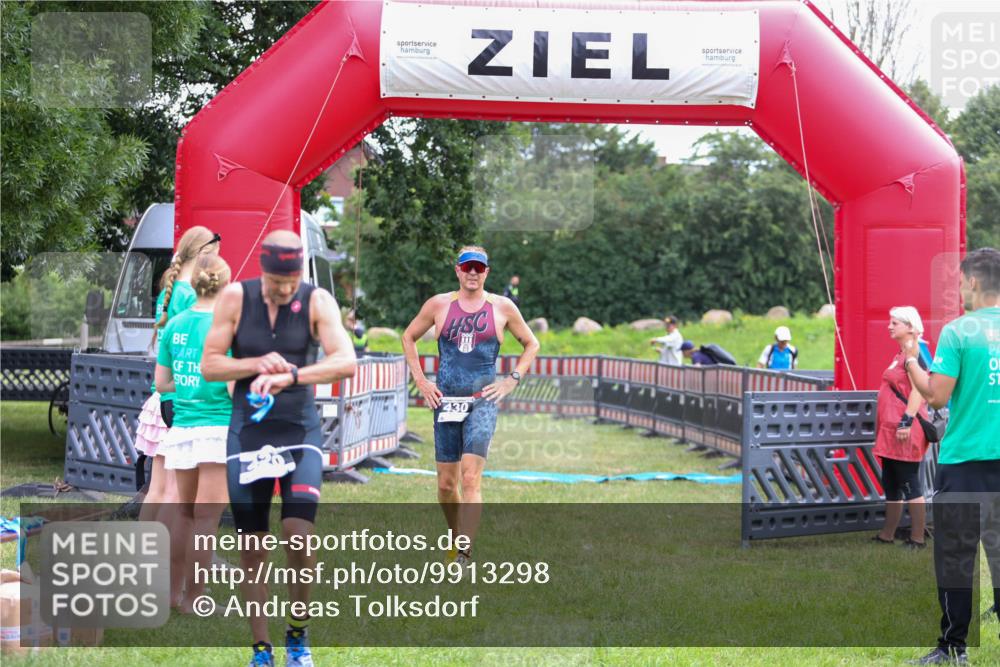 21.06.2026 - 29. Vierlanden-Triathlon Andreas Tolksdorf http://msf.ph/oto/9913298 21.06.2026 11:04:59 Ziel 430 meine-sportfotos.de