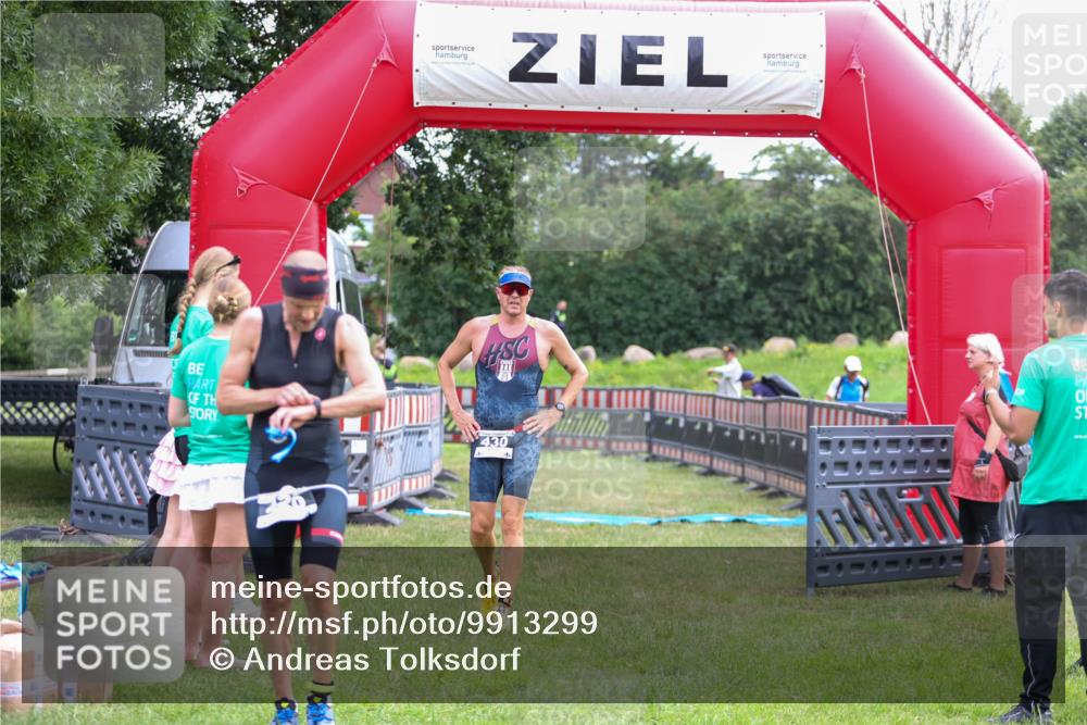21.06.2026 - 29. Vierlanden-Triathlon Andreas Tolksdorf http://msf.ph/oto/9913299 21.06.2026 11:04:59 Ziel 430 meine-sportfotos.de