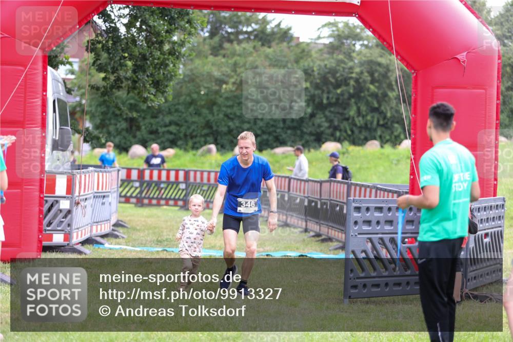 21.06.2026 - 29. Vierlanden-Triathlon Andreas Tolksdorf http://msf.ph/oto/9913327 21.06.2026 11:05:31 Ziel 346 meine-sportfotos.de