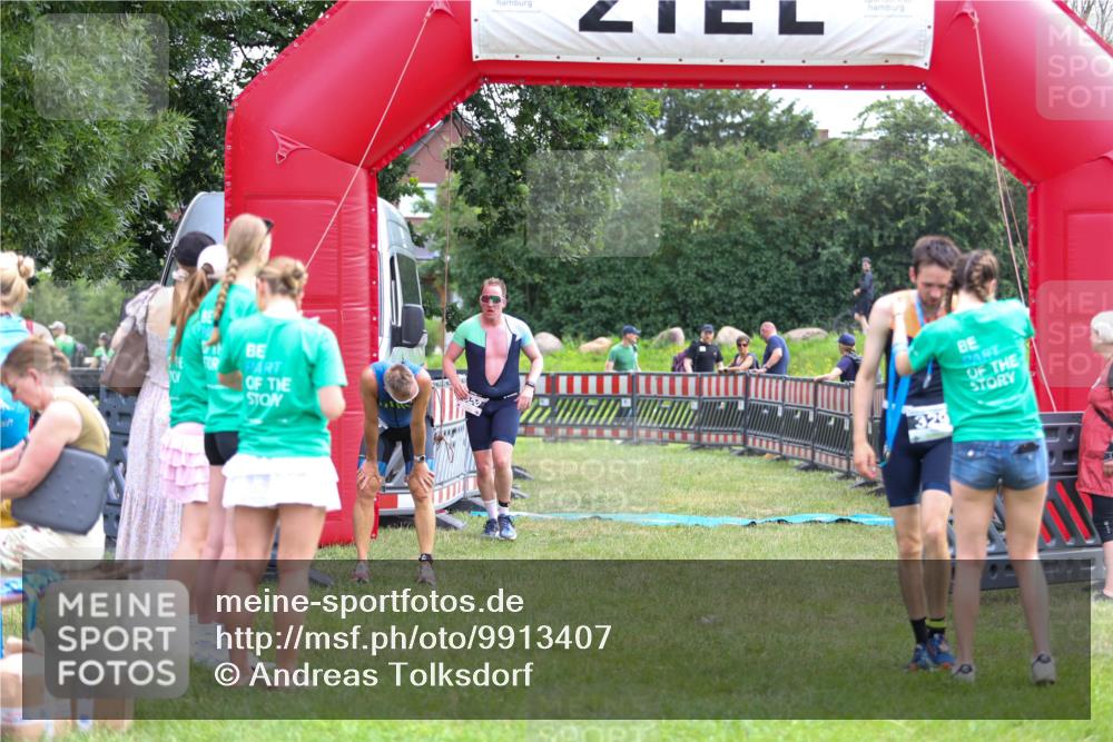 21.06.2026 - 29. Vierlanden-Triathlon Andreas Tolksdorf http://msf.ph/oto/9913407 21.06.2026 11:06:49 Ziel 320 meine-sportfotos.de