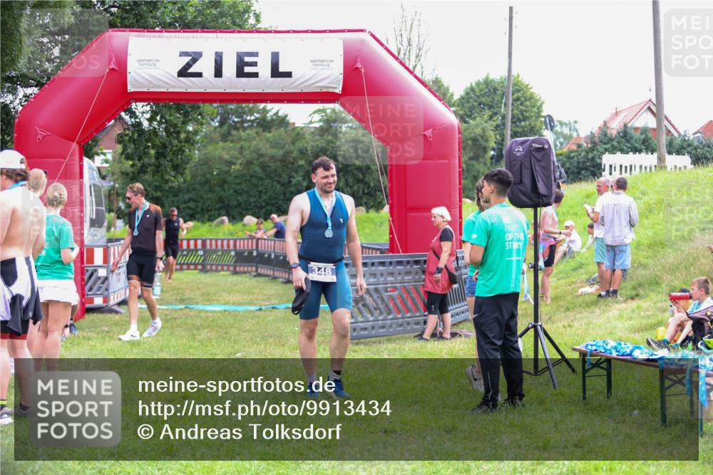 21.06.2026 - 29. Vierlanden-Triathlon Andreas Tolksdorf http://msf.ph/oto/9913434 21.06.2026 11:07:36 Ziel 207 meine-sportfotos.de