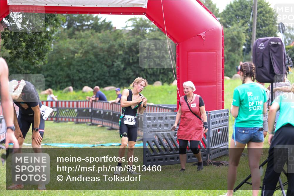 21.06.2026 - 29. Vierlanden-Triathlon Andreas Tolksdorf http://msf.ph/oto/9913460 21.06.2026 11:08:01 Ziel 345, 349, 425 meine-sportfotos.de