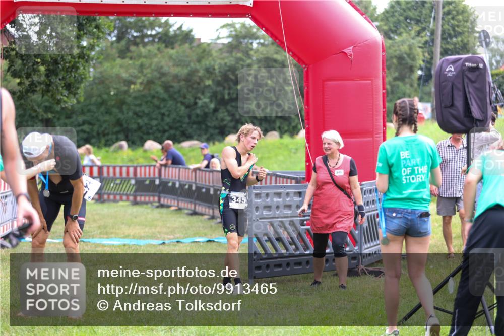 21.06.2026 - 29. Vierlanden-Triathlon Andreas Tolksdorf http://msf.ph/oto/9913465 21.06.2026 11:08:01 Ziel 345, 349, 425 meine-sportfotos.de