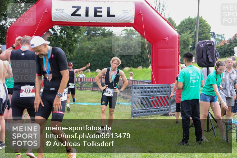 21.06.2026 - 29. Vierlanden-Triathlon Andreas Tolksdorf http://msf.ph/oto/9913479 21.06.2026 11:08:07 Ziel 349 meine-sportfotos.de