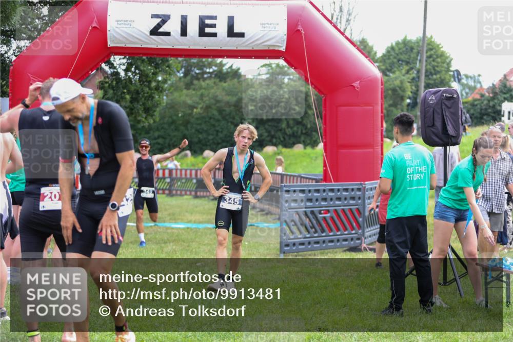 21.06.2026 - 29. Vierlanden-Triathlon Andreas Tolksdorf http://msf.ph/oto/9913481 21.06.2026 11:08:07 Ziel 349 meine-sportfotos.de
