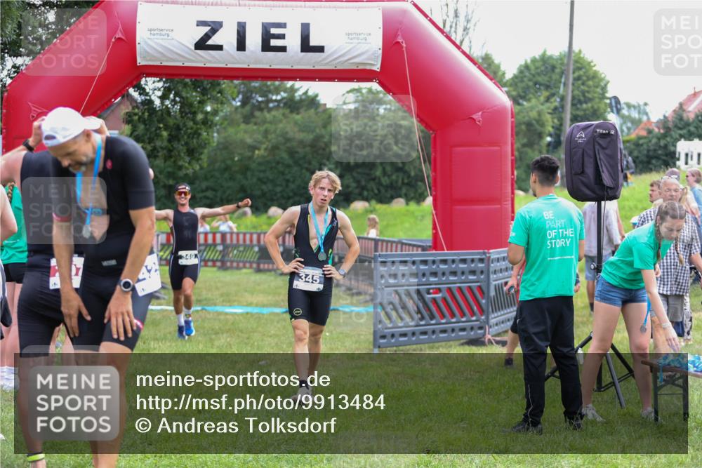 21.06.2026 - 29. Vierlanden-Triathlon Andreas Tolksdorf http://msf.ph/oto/9913484 21.06.2026 11:08:07 Ziel 349 meine-sportfotos.de