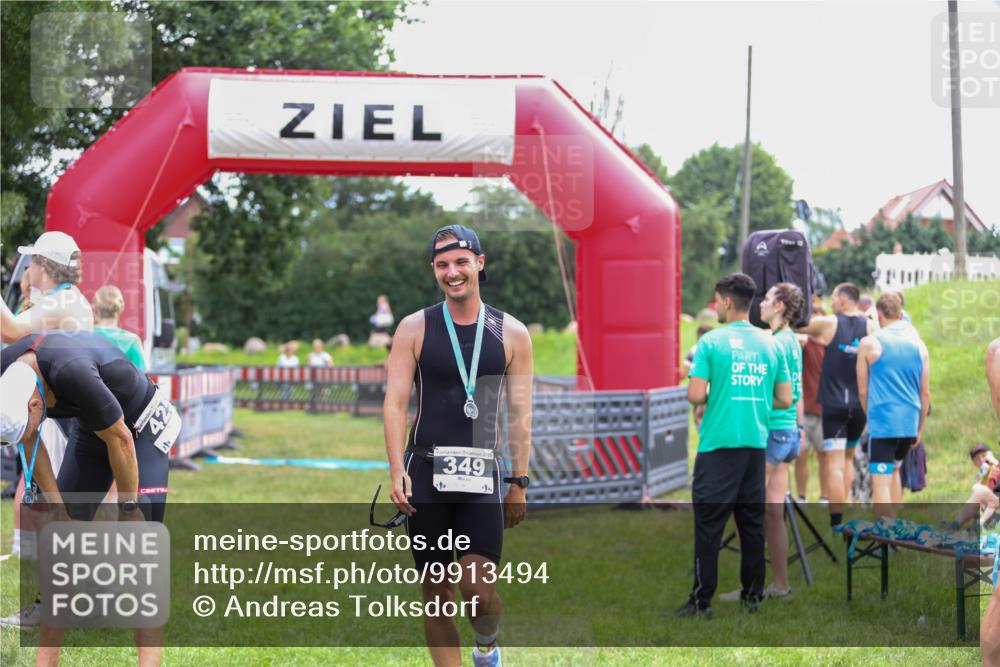 21.06.2026 - 29. Vierlanden-Triathlon Andreas Tolksdorf http://msf.ph/oto/9913494 21.06.2026 11:08:16 Ziel  meine-sportfotos.de