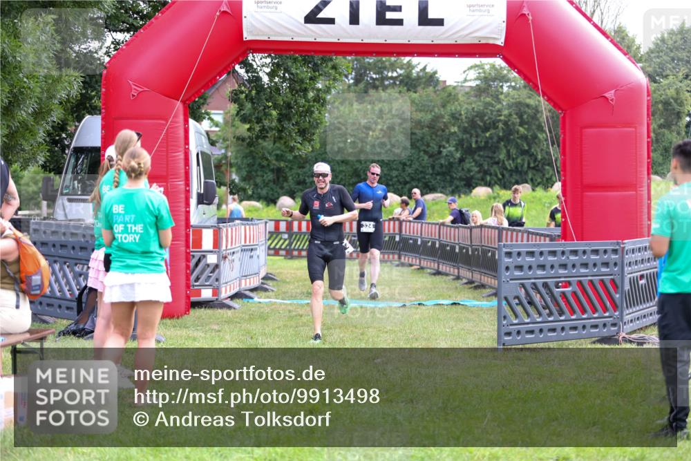 21.06.2026 - 29. Vierlanden-Triathlon Andreas Tolksdorf http://msf.ph/oto/9913498 21.06.2026 11:08:46 Ziel 324, 429 meine-sportfotos.de