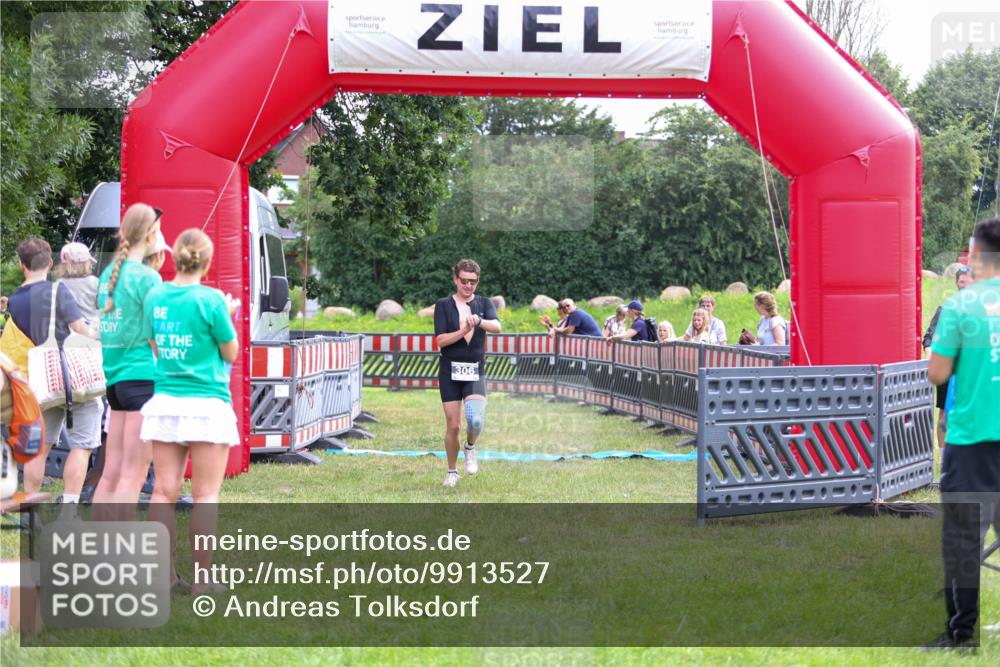 21.06.2026 - 29. Vierlanden-Triathlon Andreas Tolksdorf http://msf.ph/oto/9913527 21.06.2026 11:09:10 Ziel 306 meine-sportfotos.de