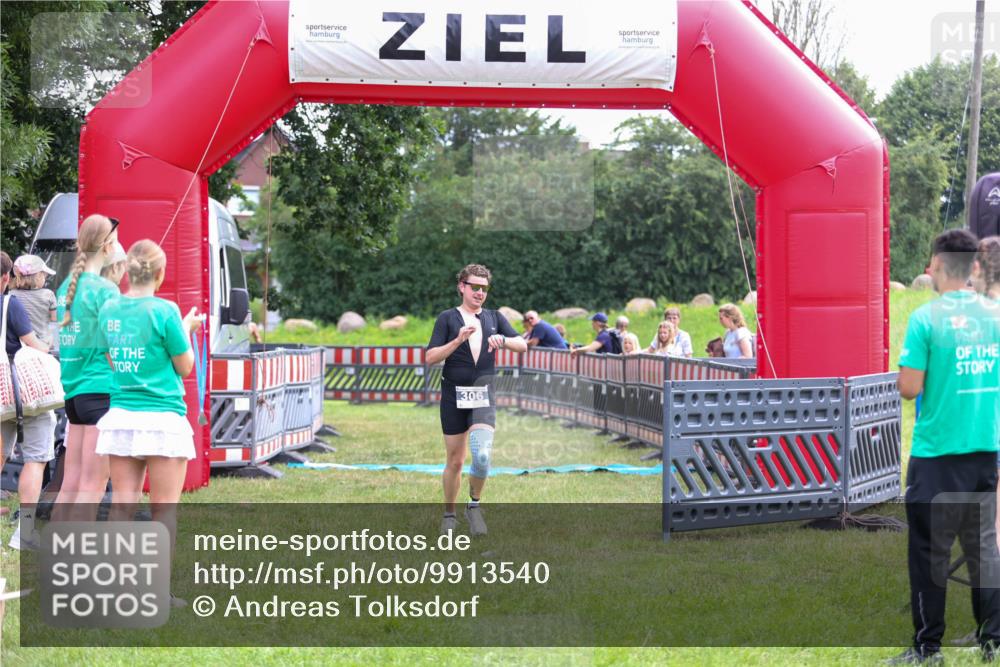 21.06.2026 - 29. Vierlanden-Triathlon Andreas Tolksdorf http://msf.ph/oto/9913540 21.06.2026 11:09:10 Ziel 306 meine-sportfotos.de