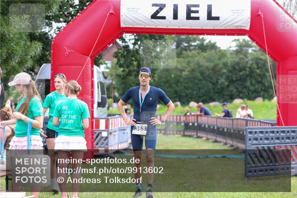 21.06.2026 - 29. Vierlanden-Triathlon Andreas Tolksdorf http://msf.ph/oto/9913602 21.06.2026 11:10:38 Ziel  meine-sportfotos.de