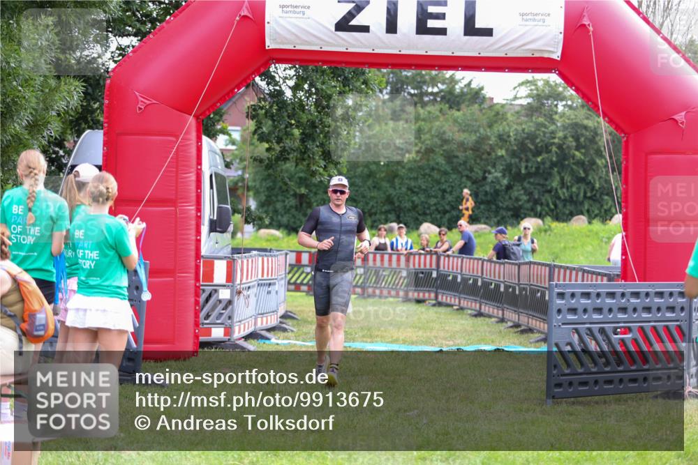 21.06.2026 - 29. Vierlanden-Triathlon Andreas Tolksdorf http://msf.ph/oto/9913675 21.06.2026 11:11:38 Ziel 336, 395 meine-sportfotos.de