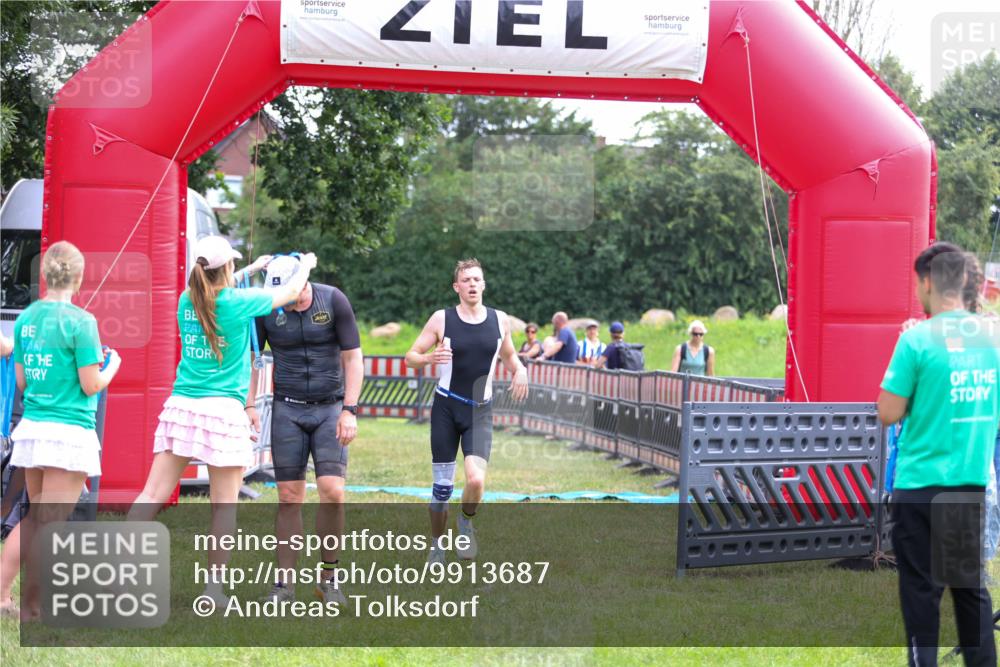 21.06.2026 - 29. Vierlanden-Triathlon Andreas Tolksdorf http://msf.ph/oto/9913687 21.06.2026 11:11:41 Ziel 336, 395 meine-sportfotos.de