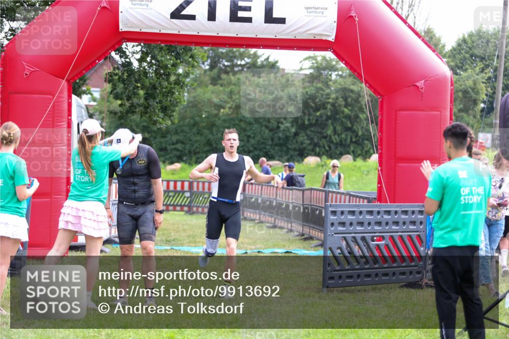 21.06.2026 - 29. Vierlanden-Triathlon Andreas Tolksdorf http://msf.ph/oto/9913692 21.06.2026 11:11:42 Ziel 336 meine-sportfotos.de