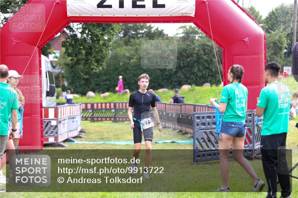 21.06.2026 - 29. Vierlanden-Triathlon Andreas Tolksdorf http://msf.ph/oto/9913722 21.06.2026 11:12:27 Ziel  meine-sportfotos.de