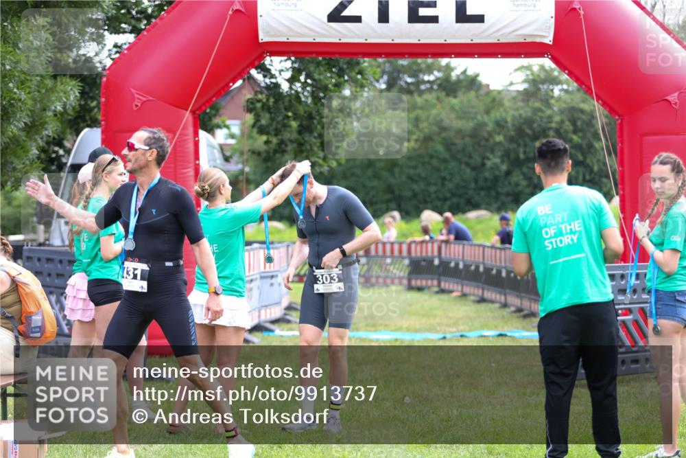 21.06.2026 - 29. Vierlanden-Triathlon Andreas Tolksdorf http://msf.ph/oto/9913737 21.06.2026 11:12:47 Ziel 303 meine-sportfotos.de
