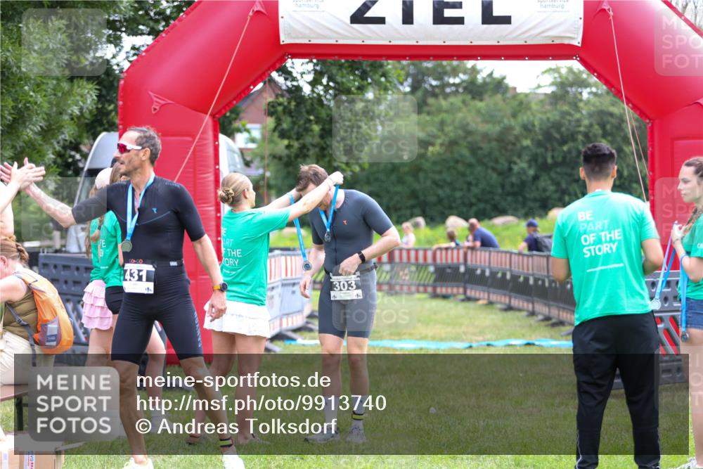 21.06.2026 - 29. Vierlanden-Triathlon Andreas Tolksdorf http://msf.ph/oto/9913740 21.06.2026 11:12:47 Ziel 303 meine-sportfotos.de
