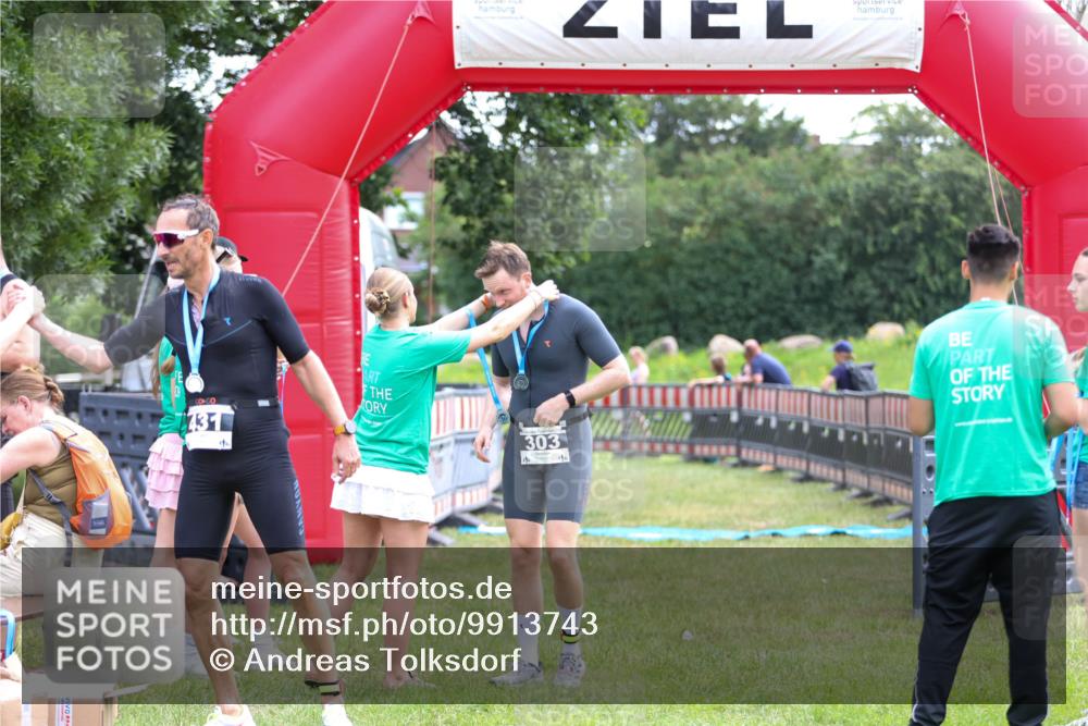 21.06.2026 - 29. Vierlanden-Triathlon Andreas Tolksdorf http://msf.ph/oto/9913743 21.06.2026 11:12:47 Ziel 303 meine-sportfotos.de