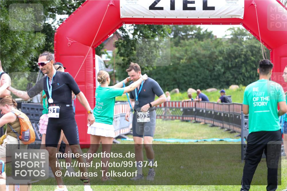 21.06.2026 - 29. Vierlanden-Triathlon Andreas Tolksdorf http://msf.ph/oto/9913744 21.06.2026 11:12:47 Ziel 303 meine-sportfotos.de