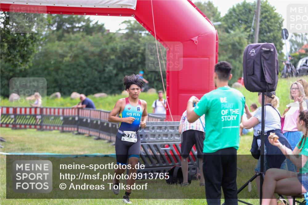 21.06.2026 - 29. Vierlanden-Triathlon Andreas Tolksdorf http://msf.ph/oto/9913765 21.06.2026 11:14:57 Ziel 358, 454 meine-sportfotos.de