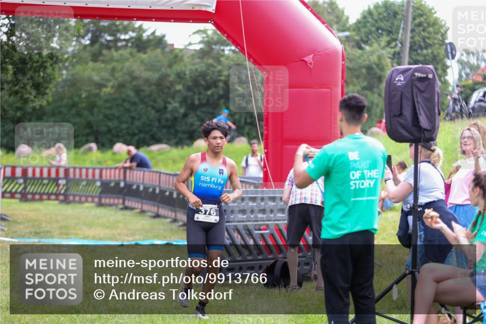 21.06.2026 - 29. Vierlanden-Triathlon Andreas Tolksdorf http://msf.ph/oto/9913766 21.06.2026 11:14:57 Ziel 358, 454 meine-sportfotos.de