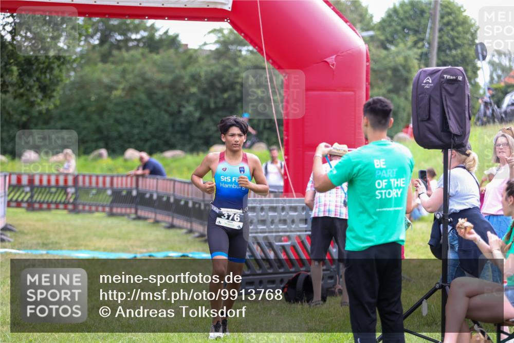21.06.2026 - 29. Vierlanden-Triathlon Andreas Tolksdorf http://msf.ph/oto/9913768 21.06.2026 11:14:57 Ziel 358, 454 meine-sportfotos.de