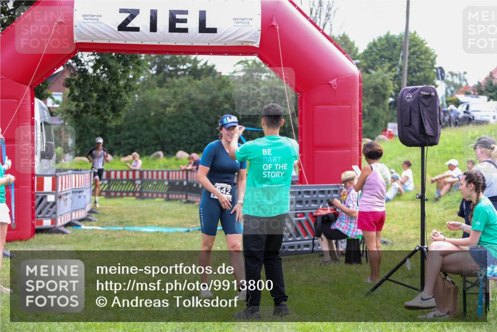 21.06.2026 - 29. Vierlanden-Triathlon Andreas Tolksdorf http://msf.ph/oto/9913800 21.06.2026 11:15:20 Ziel 473, 542 meine-sportfotos.de