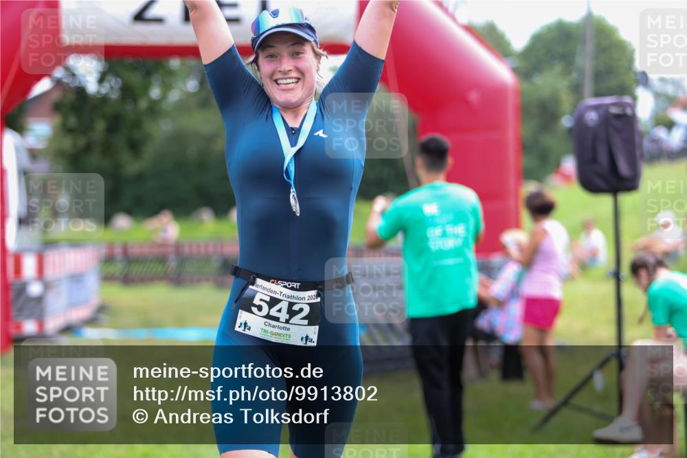 21.06.2026 - 29. Vierlanden-Triathlon Andreas Tolksdorf http://msf.ph/oto/9913802 21.06.2026 11:15:31 Ziel  meine-sportfotos.de