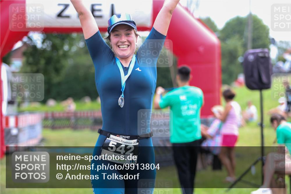 21.06.2026 - 29. Vierlanden-Triathlon Andreas Tolksdorf http://msf.ph/oto/9913804 21.06.2026 11:15:31 Ziel  meine-sportfotos.de