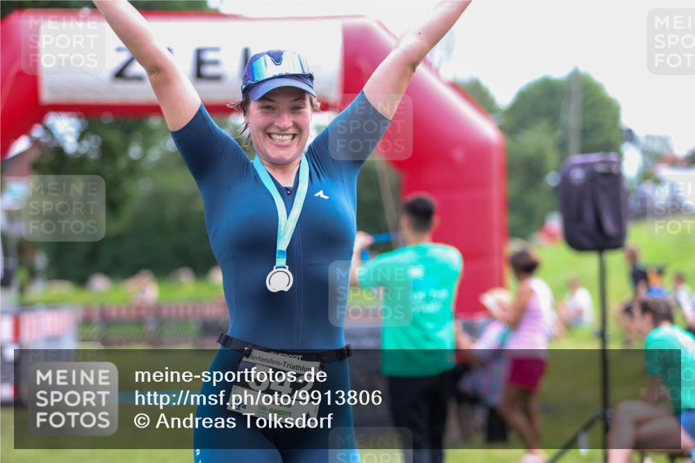 21.06.2026 - 29. Vierlanden-Triathlon Andreas Tolksdorf http://msf.ph/oto/9913806 21.06.2026 11:15:31 Ziel  meine-sportfotos.de