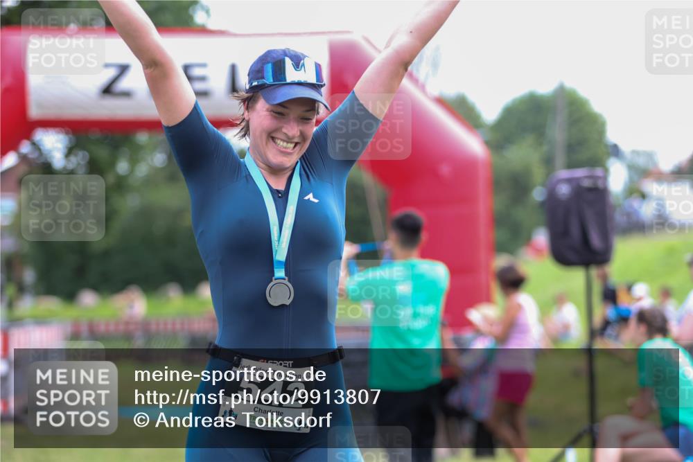 21.06.2026 - 29. Vierlanden-Triathlon Andreas Tolksdorf http://msf.ph/oto/9913807 21.06.2026 11:15:31 Ziel  meine-sportfotos.de