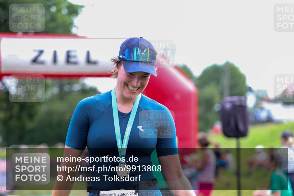 21.06.2026 - 29. Vierlanden-Triathlon Andreas Tolksdorf http://msf.ph/oto/9913808 21.06.2026 11:15:31 Ziel  meine-sportfotos.de