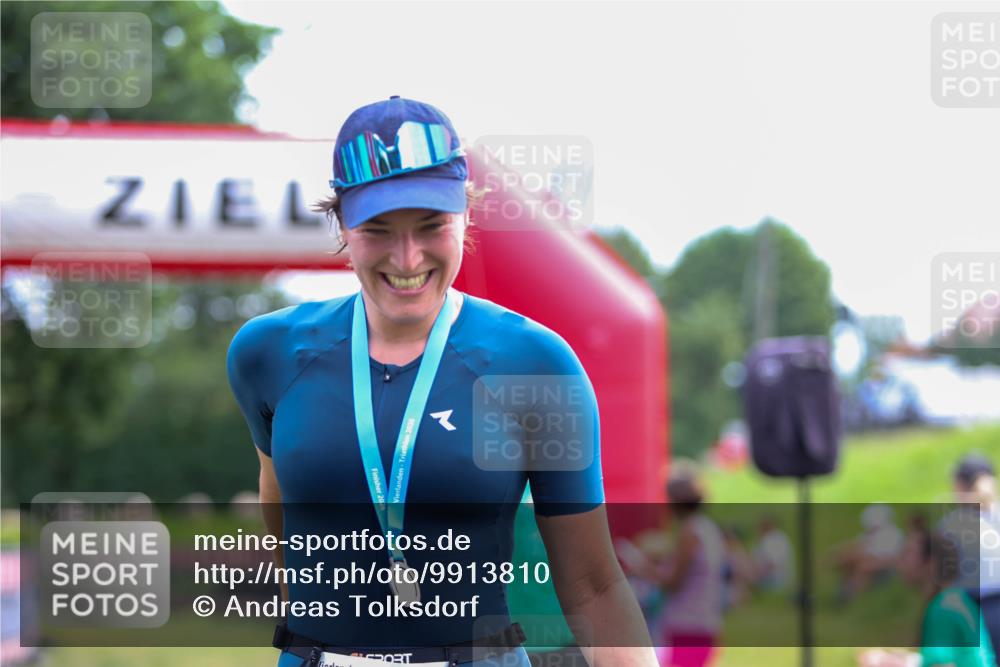 21.06.2026 - 29. Vierlanden-Triathlon Andreas Tolksdorf http://msf.ph/oto/9913810 21.06.2026 11:15:32 Ziel  meine-sportfotos.de
