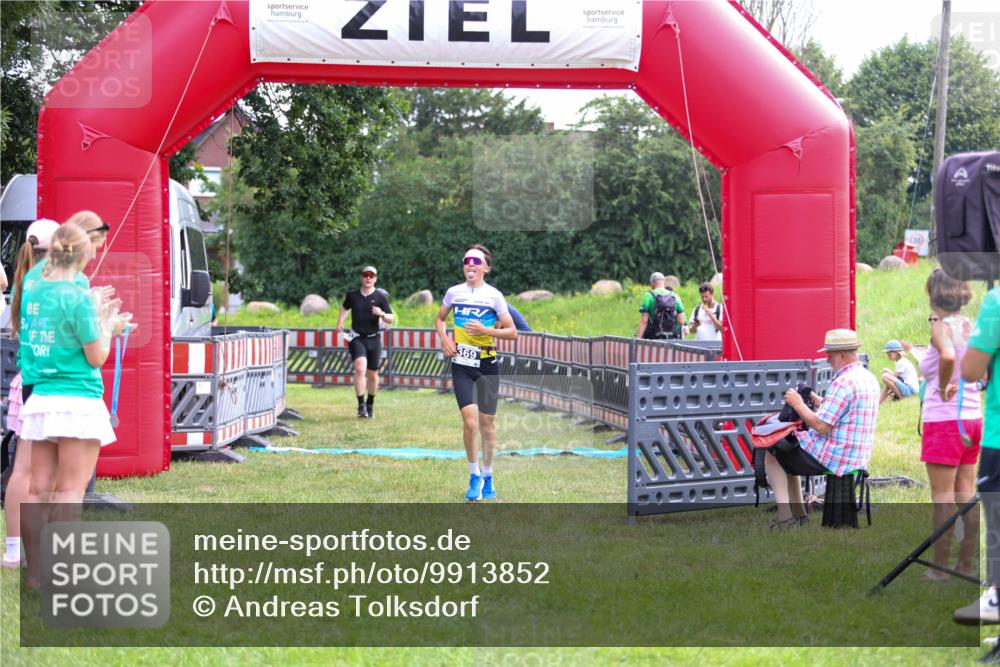 21.06.2026 - 29. Vierlanden-Triathlon Andreas Tolksdorf http://msf.ph/oto/9913852 21.06.2026 11:16:13 Ziel 313, 609 meine-sportfotos.de