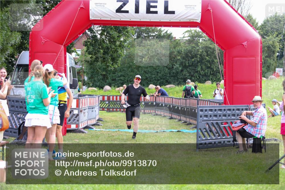 21.06.2026 - 29. Vierlanden-Triathlon Andreas Tolksdorf http://msf.ph/oto/9913870 21.06.2026 11:16:16 Ziel 313, 609 meine-sportfotos.de