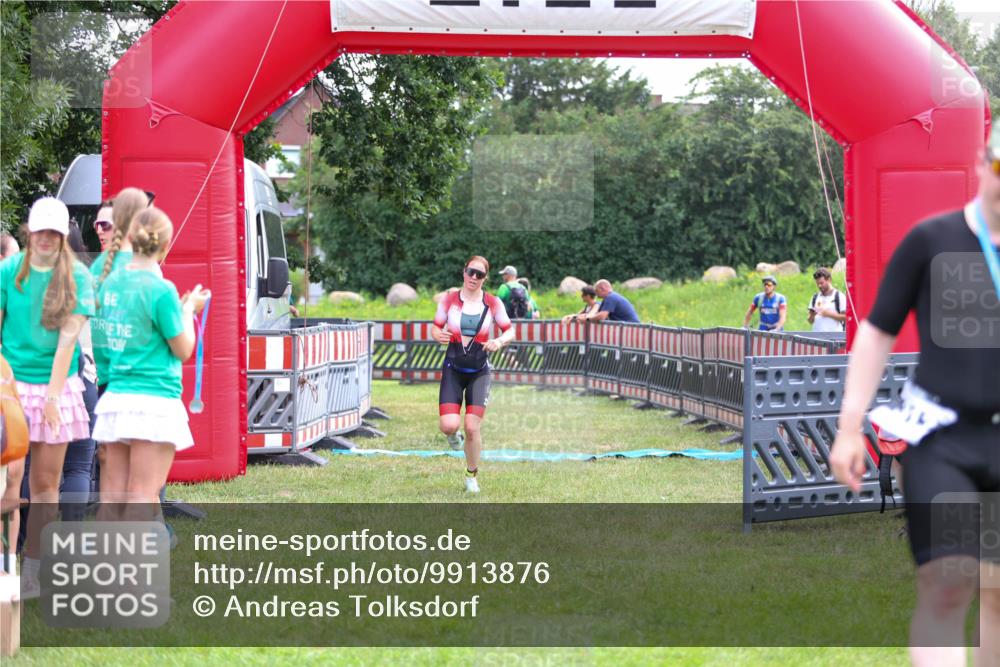 21.06.2026 - 29. Vierlanden-Triathlon Andreas Tolksdorf http://msf.ph/oto/9913876 21.06.2026 11:16:24 Ziel 449, 609 meine-sportfotos.de