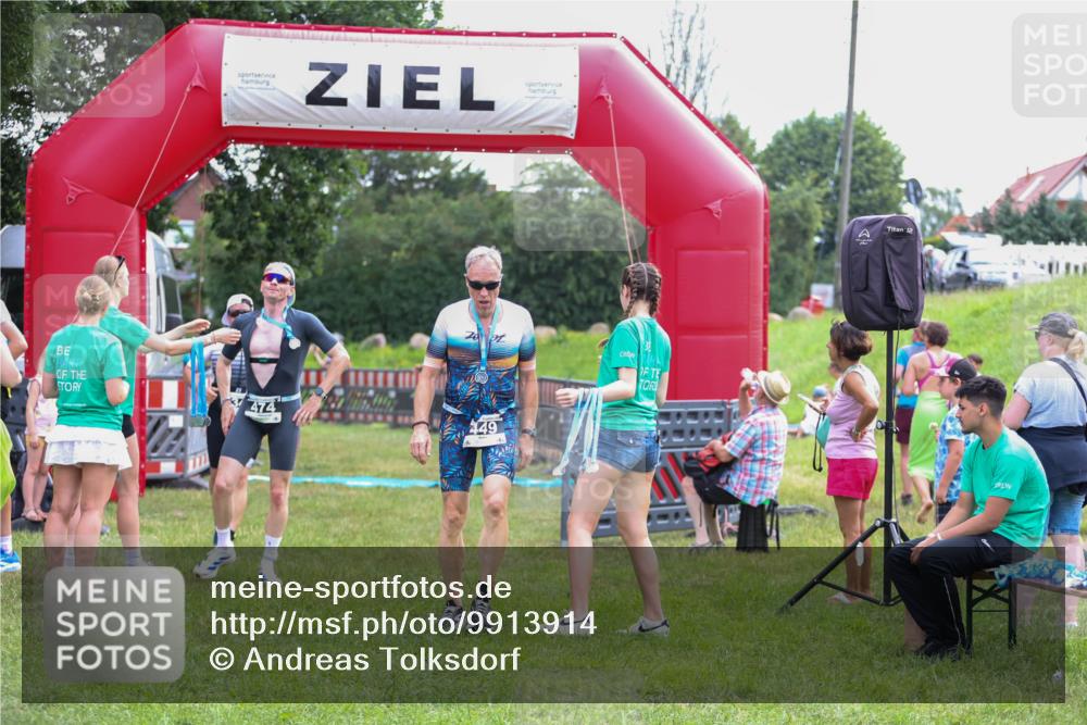 21.06.2026 - 29. Vierlanden-Triathlon Andreas Tolksdorf http://msf.ph/oto/9913914 21.06.2026 11:16:43 Ziel 347, 474 meine-sportfotos.de