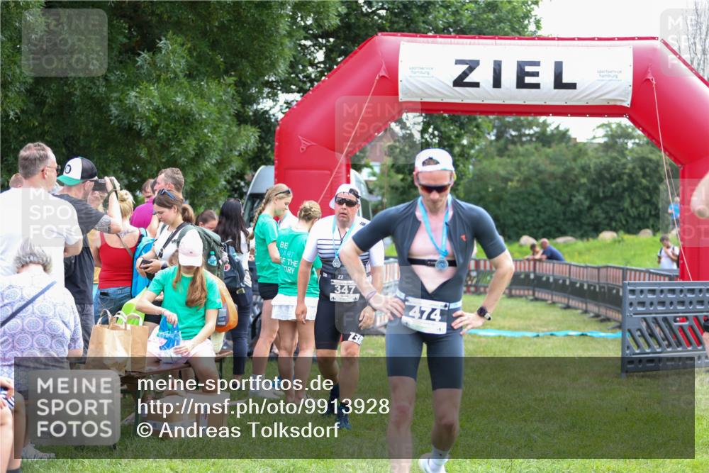 21.06.2026 - 29. Vierlanden-Triathlon Andreas Tolksdorf http://msf.ph/oto/9913928 21.06.2026 11:16:48 Ziel  meine-sportfotos.de